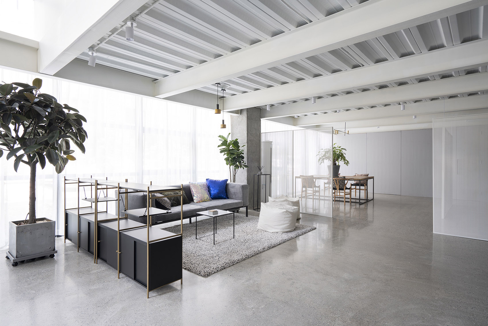 長沙公裝公司:現(xiàn)代化簡約風(fēng)格辦公室裝修