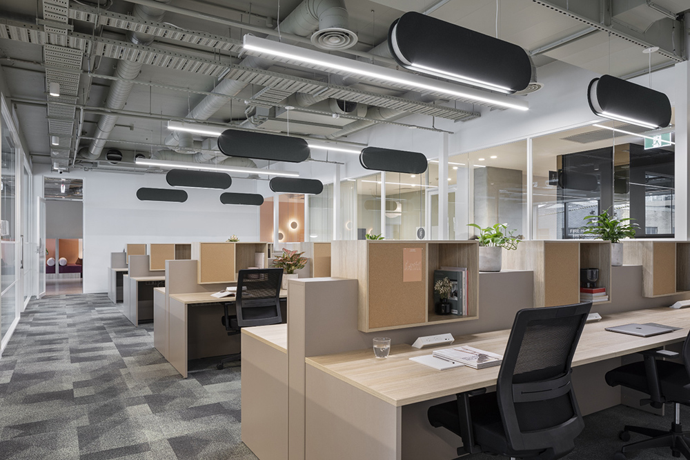 湖南卓正裝飾談行業(yè)不同，辦公室風格裝修也不同